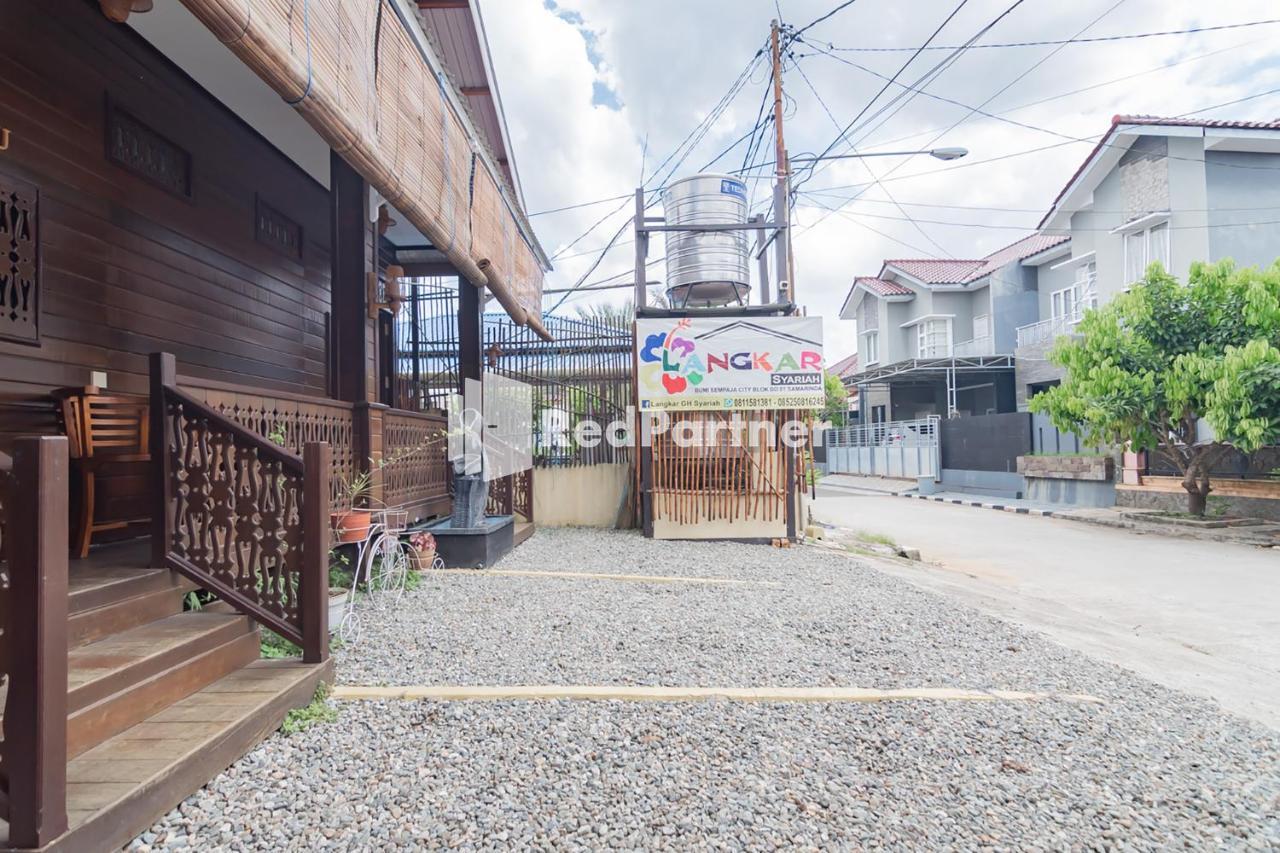 Langkar Guest House Syariah Mitra Reddoorz Самаринда Экстерьер фото