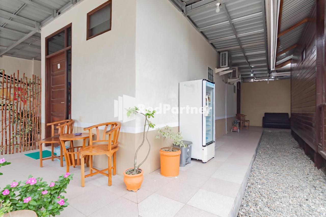 Langkar Guest House Syariah Mitra Reddoorz Самаринда Экстерьер фото