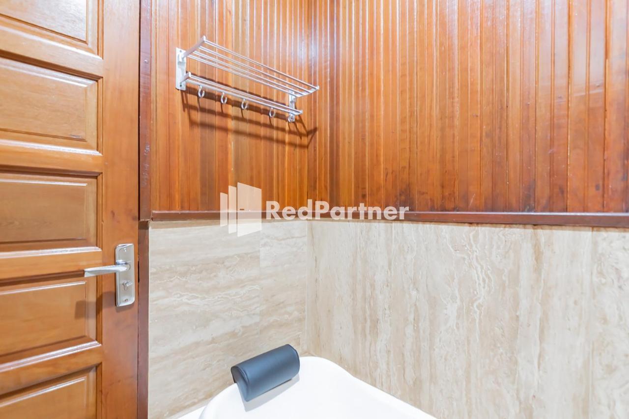 Langkar Guest House Syariah Mitra Reddoorz Самаринда Экстерьер фото