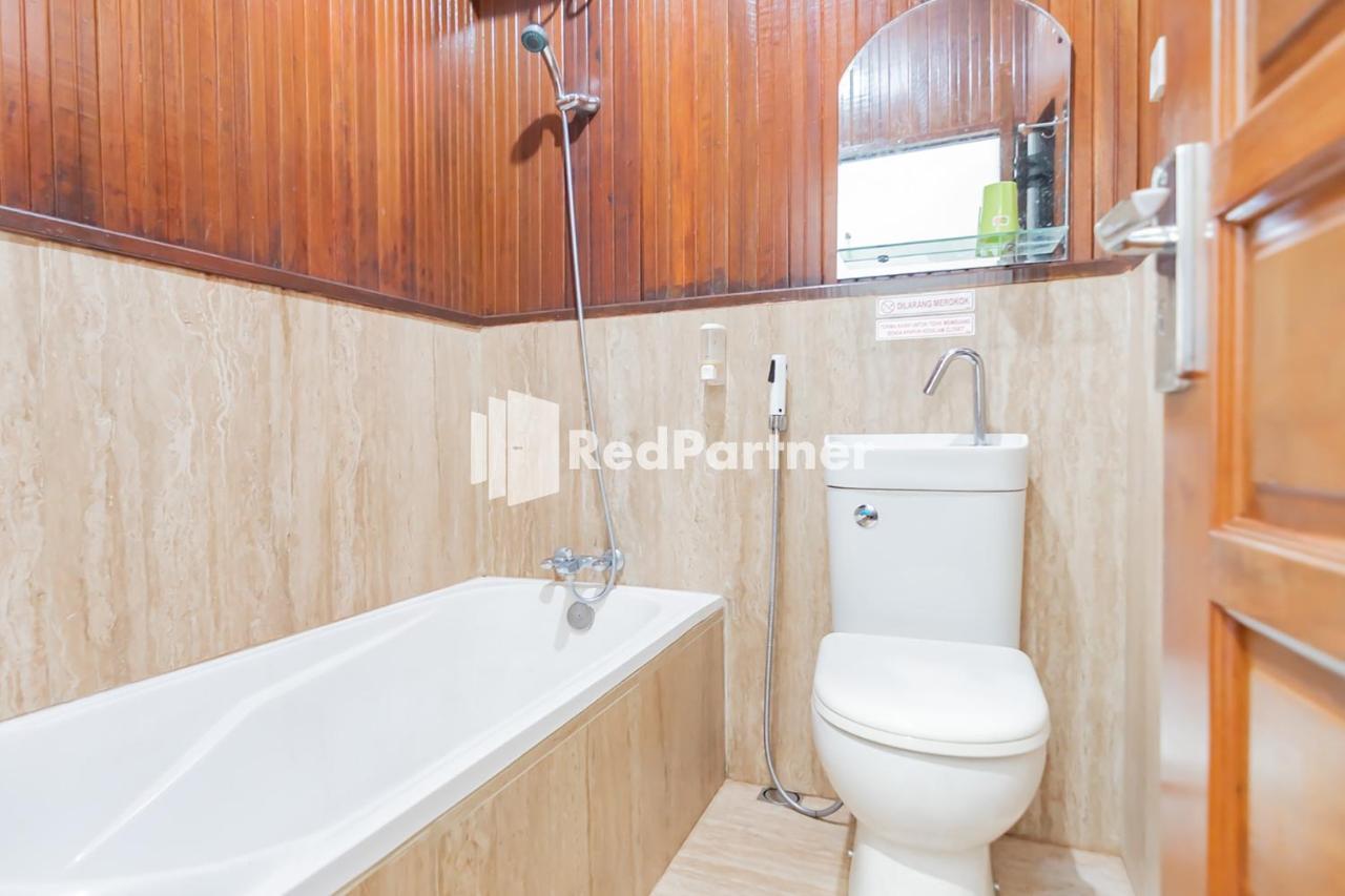 Langkar Guest House Syariah Mitra Reddoorz Самаринда Экстерьер фото