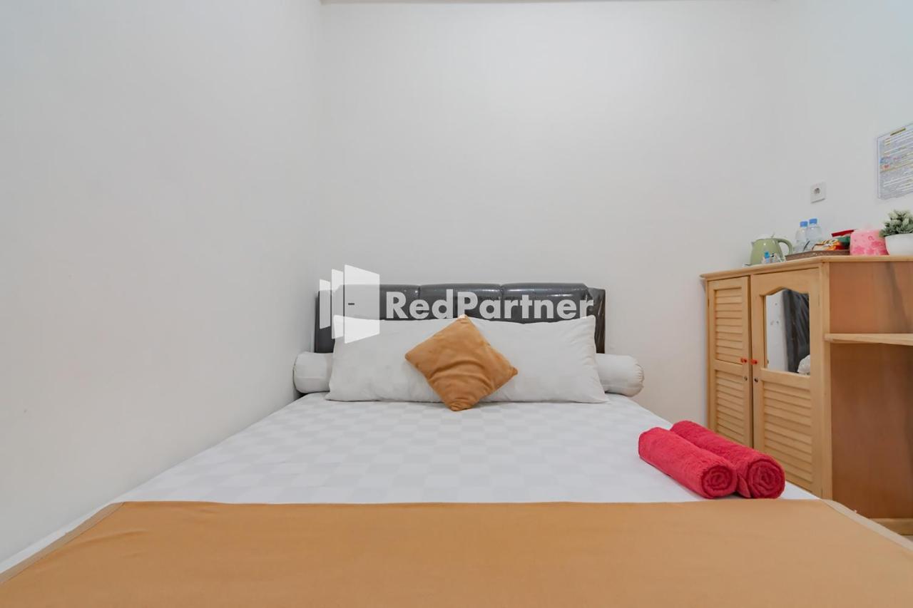 Langkar Guest House Syariah Mitra Reddoorz Самаринда Экстерьер фото