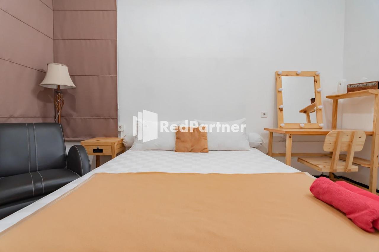 Langkar Guest House Syariah Mitra Reddoorz Самаринда Экстерьер фото